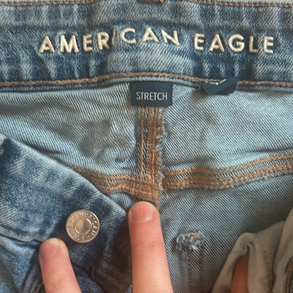 Brand NEW without Tags. American Eagle Jeans. Size 6R. - Picture 3 of 5